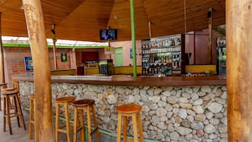 Bar (en el alojamiento)