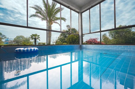 Piscina techada o al aire libre