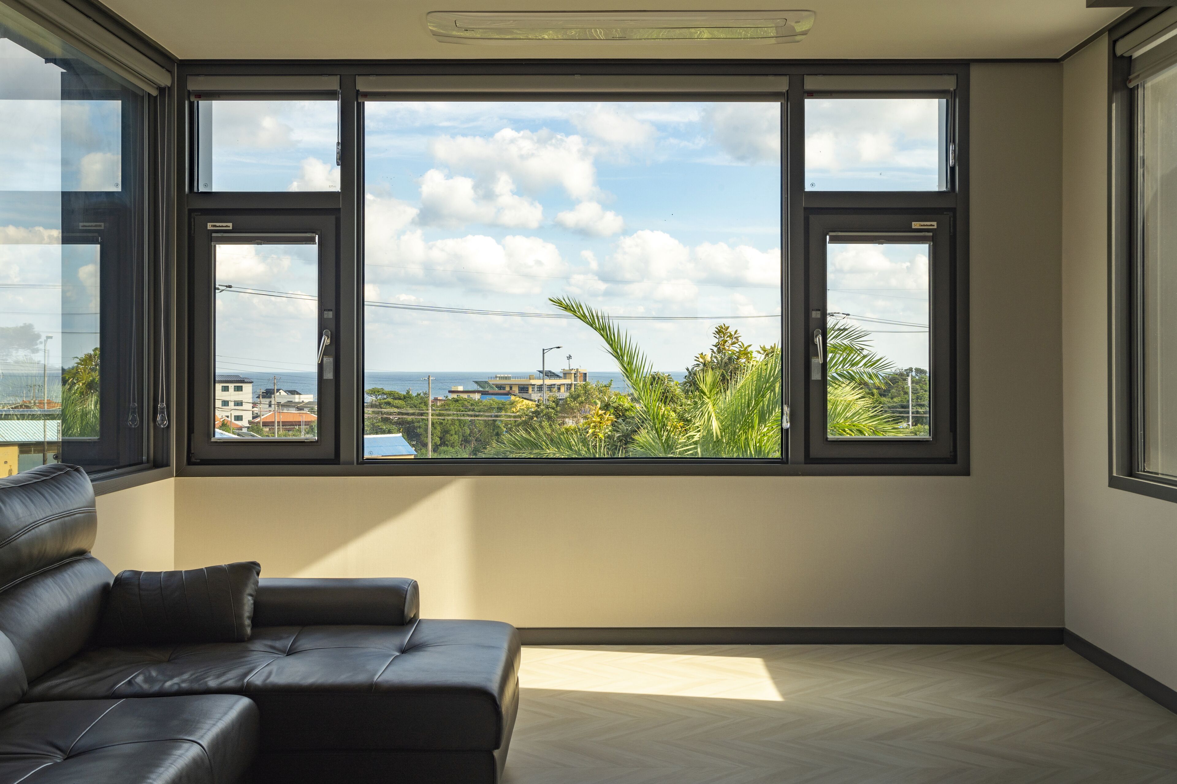 Televisión de pantalla plana de 55 pulgadas con canales digitales 