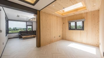 A | Area keluarga | TV LED dan lantai berpemanas