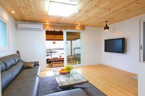Duplex (45 PY) | Interior