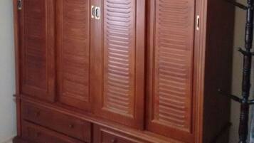 3 bedrooms, iron/ironing board, free WiFi, wheelchair access