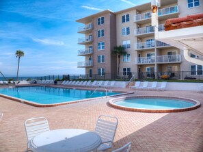 Seasonal outdoor pool - Sea Coast Condominium (New Smyrna Beach)