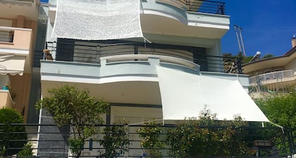 Das Diamond Resort befindet sich in den ruhigen Vororten von Nea Peramos