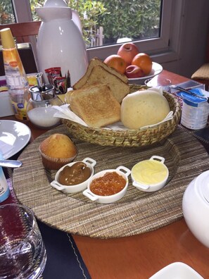 Breakfast area - Emily Eva (Osorno)