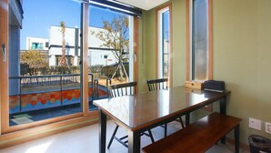 S | Servicio de comidas en la habitación