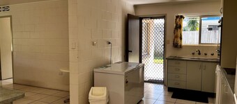 Fullerton - Rainbow Beach. Only a Short Walk to Patrolled Beach