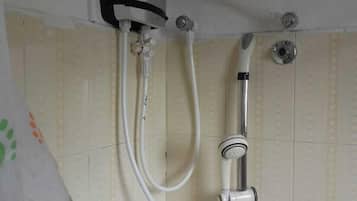 Shower kamar mandi