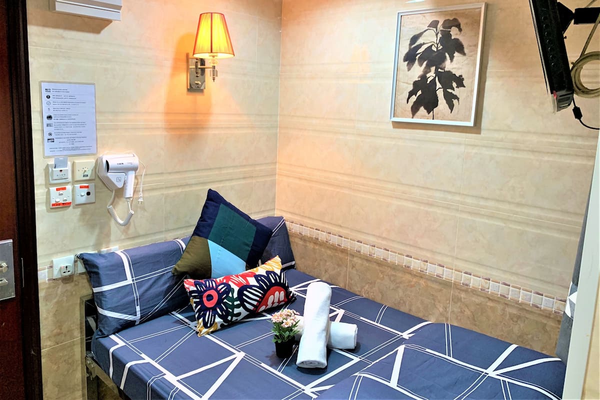 Caja fuerte, wifi gratis, ropa de cama