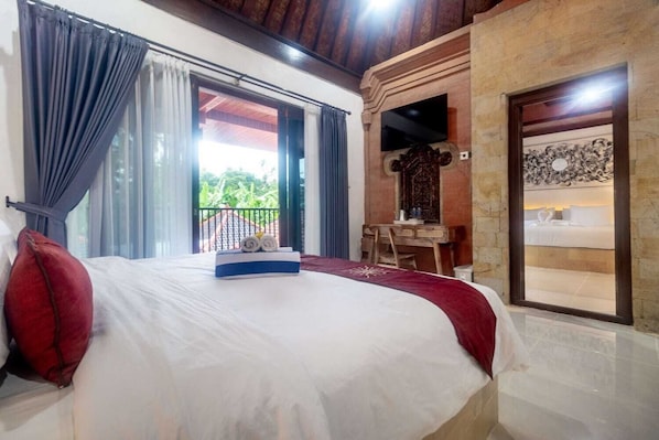 Kamar Triple Keluarga | Brankas, meja kerja, dan Wi-Fi gratis