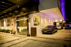 숙박 시설 입구