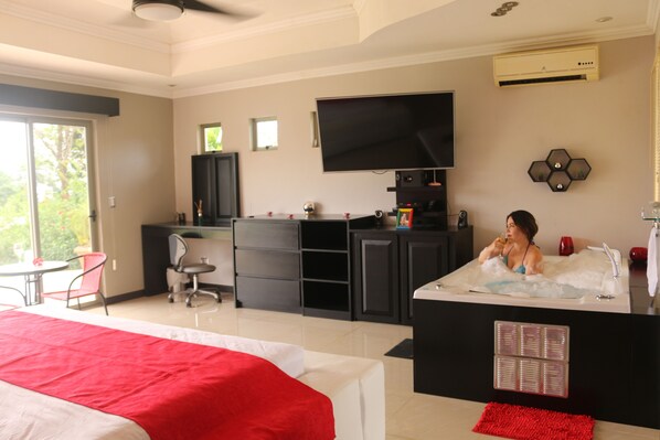 4 bedrooms, desk, iron/ironing board, travel crib