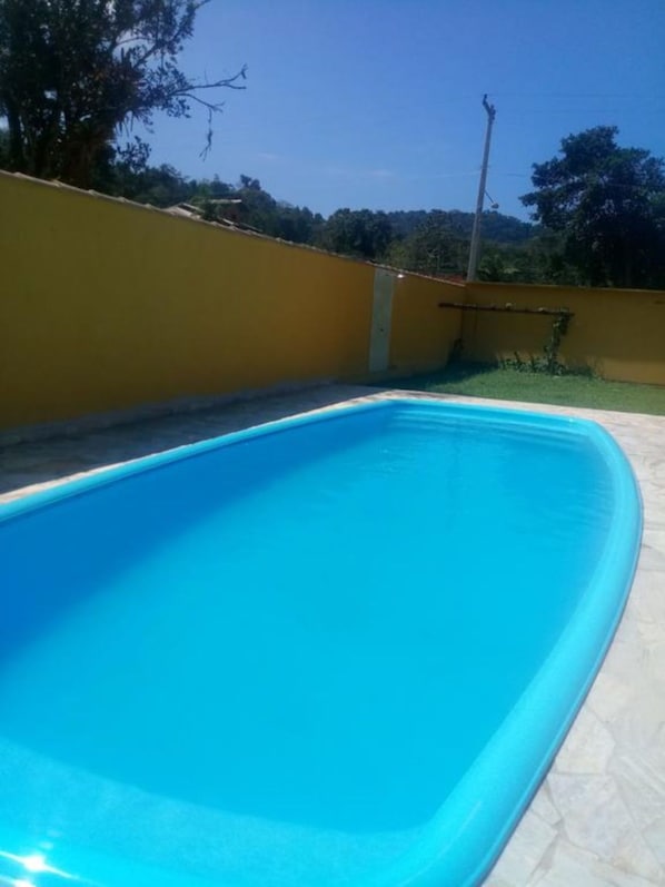 Piscina externa sazonal