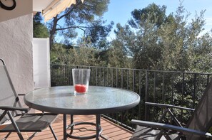 屋外ダイニングエリア