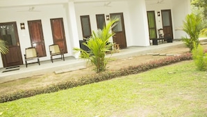 Deluxe Room, 1 Bedroom, Lagoon View | Desk, soundproofing, WiFi (free), bed sheets - Ocean Nature Resort (Talalla)