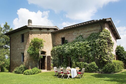 Villa in Province of Pisa, private pool & garden, near airport Pisa or Firenze