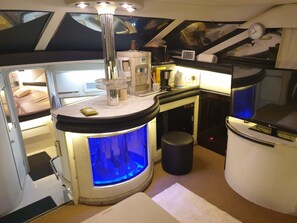 Standard Room, 2 Bedrooms, Ocean View | Living area