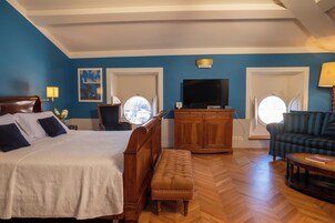 Ropa de cama de alta calidad y minibar