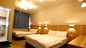 Minibar, desk, blackout curtains, soundproofing - Duo Yuan Hua BB (Chaozhou)