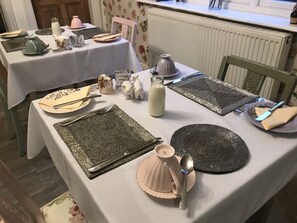 Colazione completa inclusa, servita tutte le mattine