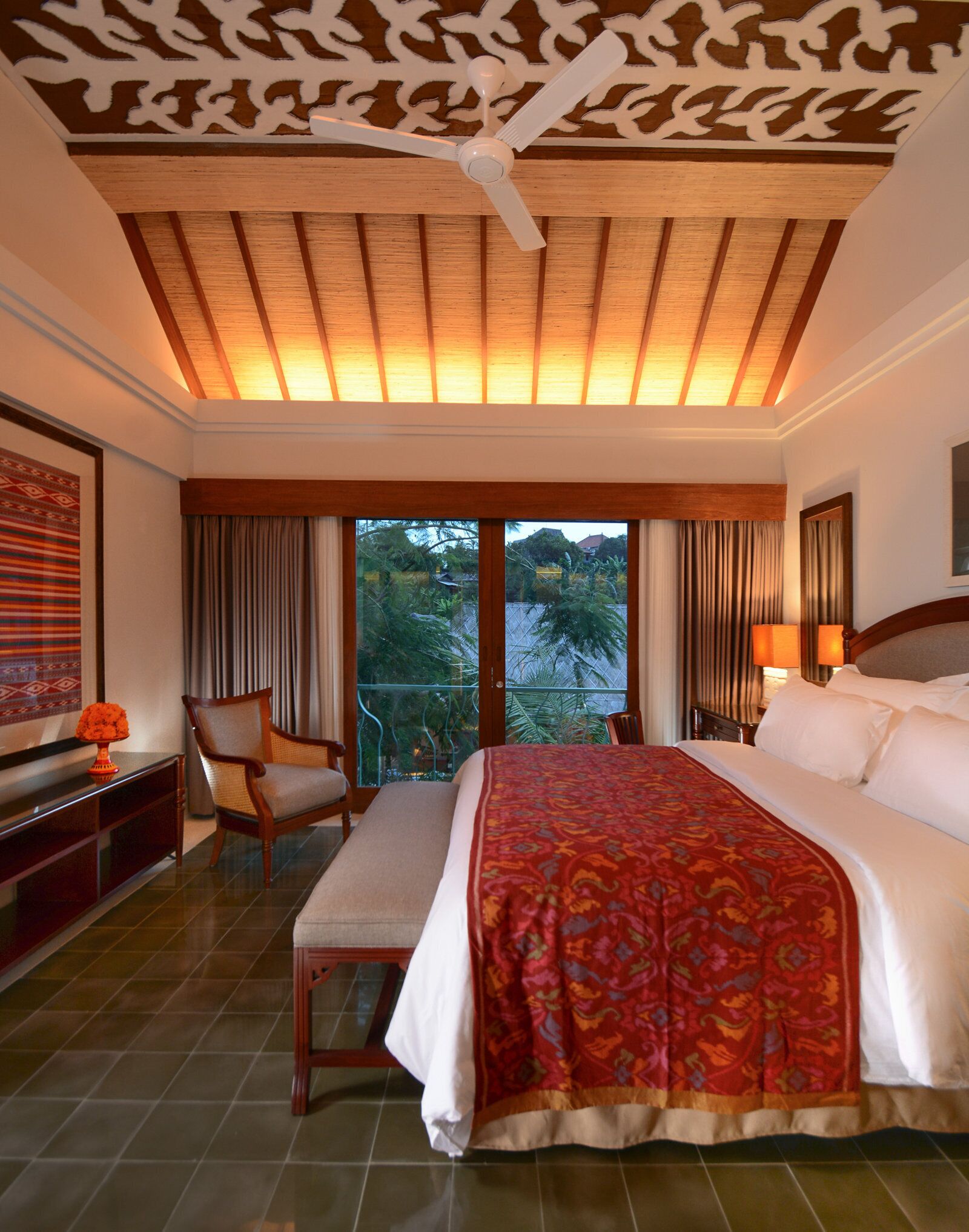 1 Bedroom Suite with Balcony | In-room safe, individually decorated, individually furnished, desk