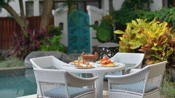 Outdoor pool, pool loungers