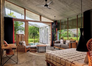 32-inch flat-screen TV with satellite channels, TV - Shore Amora Canggu (Canggu)