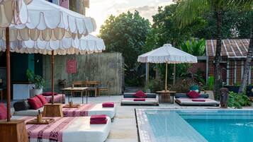 Outdoor pool, sun loungers