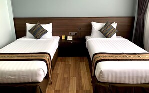 Superior Twin Room, 2 Single Beds, Garden View - Royal Dawei Hotel (Dawei)