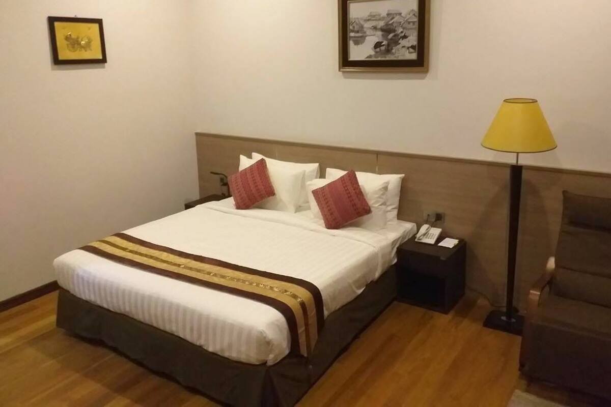 In-room safe, desk, blackout curtains, soundproofing