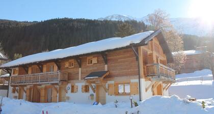 Chalet adjoining Les Contamines-Montjoie, sleeps 10
