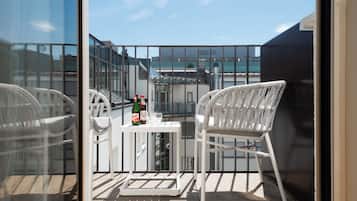 Deluxe Studio, Balcony | Balcony