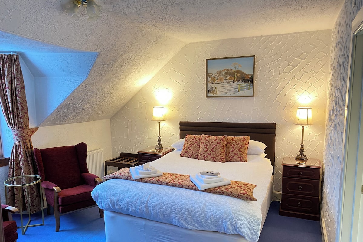 Camera doppia, vasca da bagno (Room 3 Four poster) | 6 camere, biancheria da letto di alta qualità, con stile personalizzato
