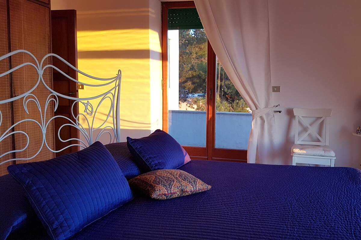 Kahden hengen panoraamahuone, oma kylpyhuone (External) | Yksilöllisesti sisustettu, yksilöllisesti kalustettu, pimennysverhot