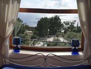 Kahden hengen panoraamahuone, oma kylpyhuone (External) | Yksilöllisesti sisustettu, yksilöllisesti kalustettu, pimennysverhot