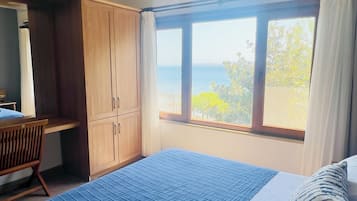 Apartamento, 1 habitación, vistas al mar | Escritorio y espacio para trabajar con un portátil