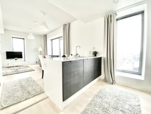 Suite studio Ville, vue sur la ville | Système d’insonorisation, accès au Wi-Fi (inclus), literie fournie