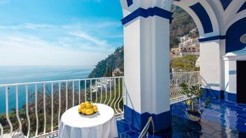 Junior-Suite, Meerblick | Terrasse/Patio