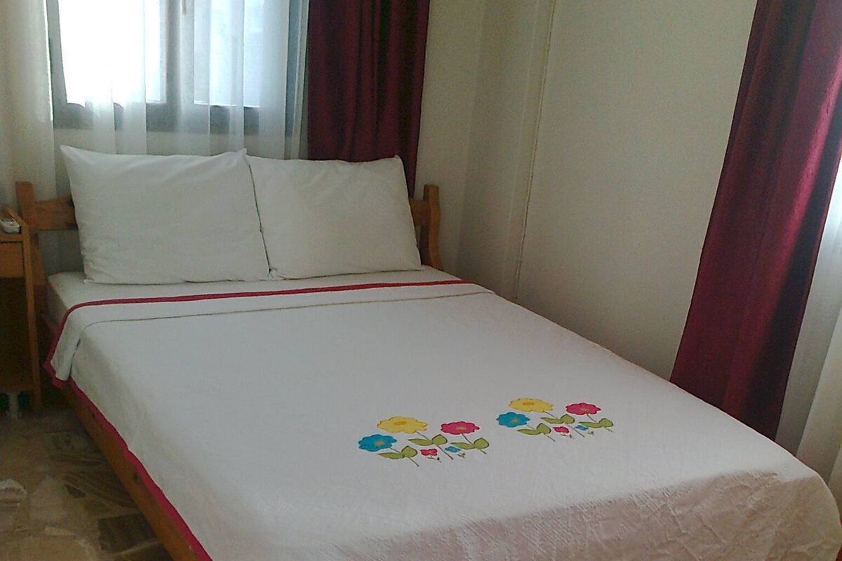 Camas plegables/adicionales, wifi gratis y ropa de cama 