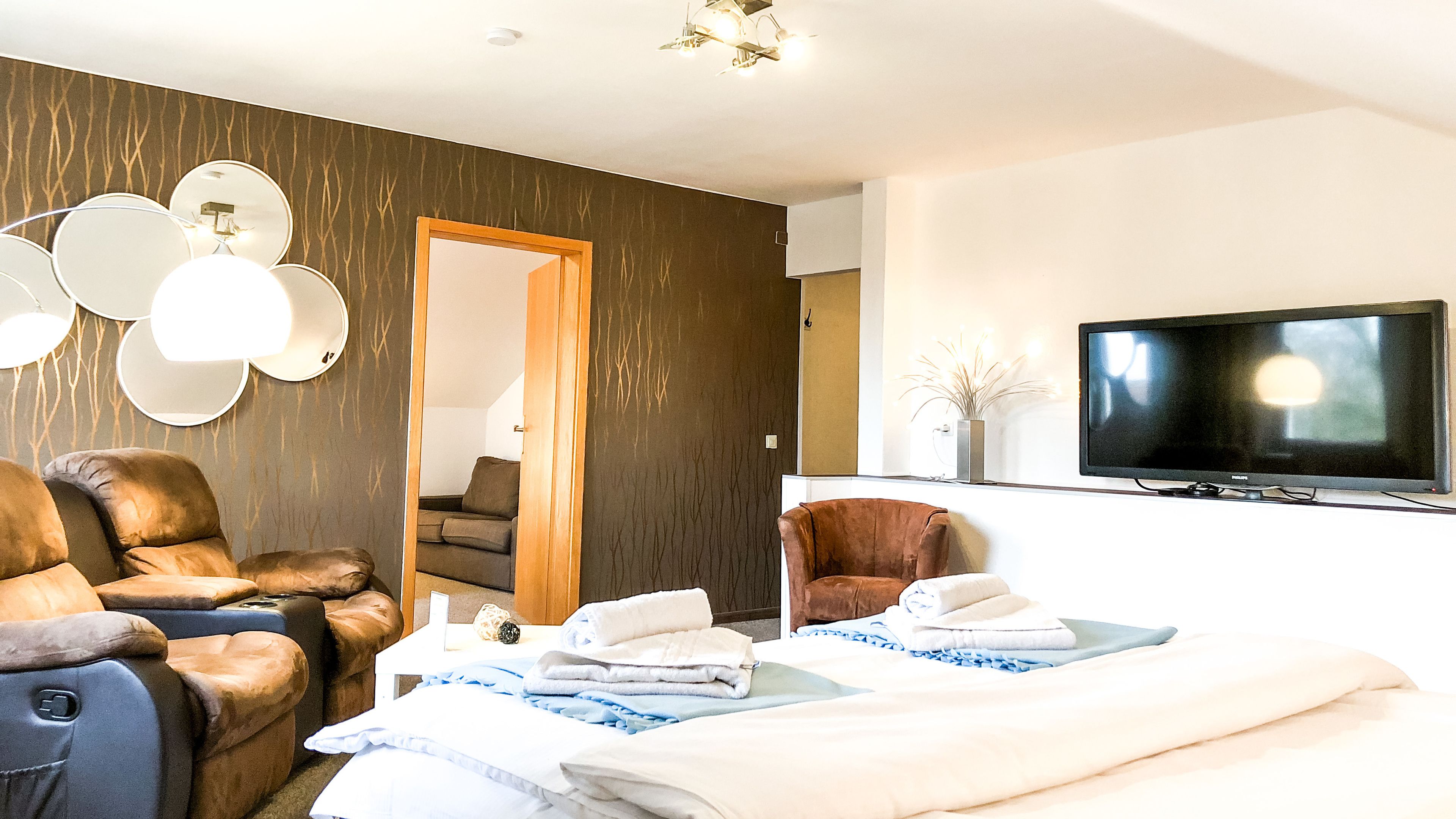 comfort studio | hypo-allergenic bedding, in-room safe, blackout curtains