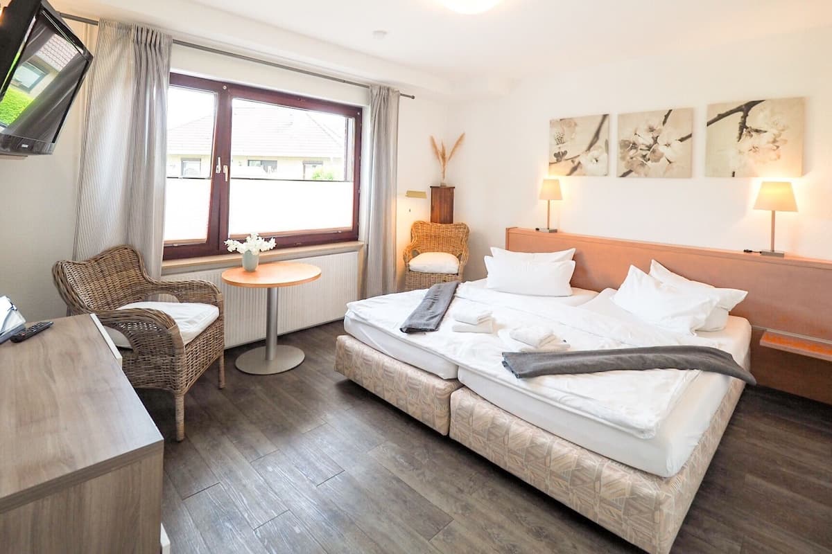 hypo-allergenic bedding, in-room safe, blackout curtains