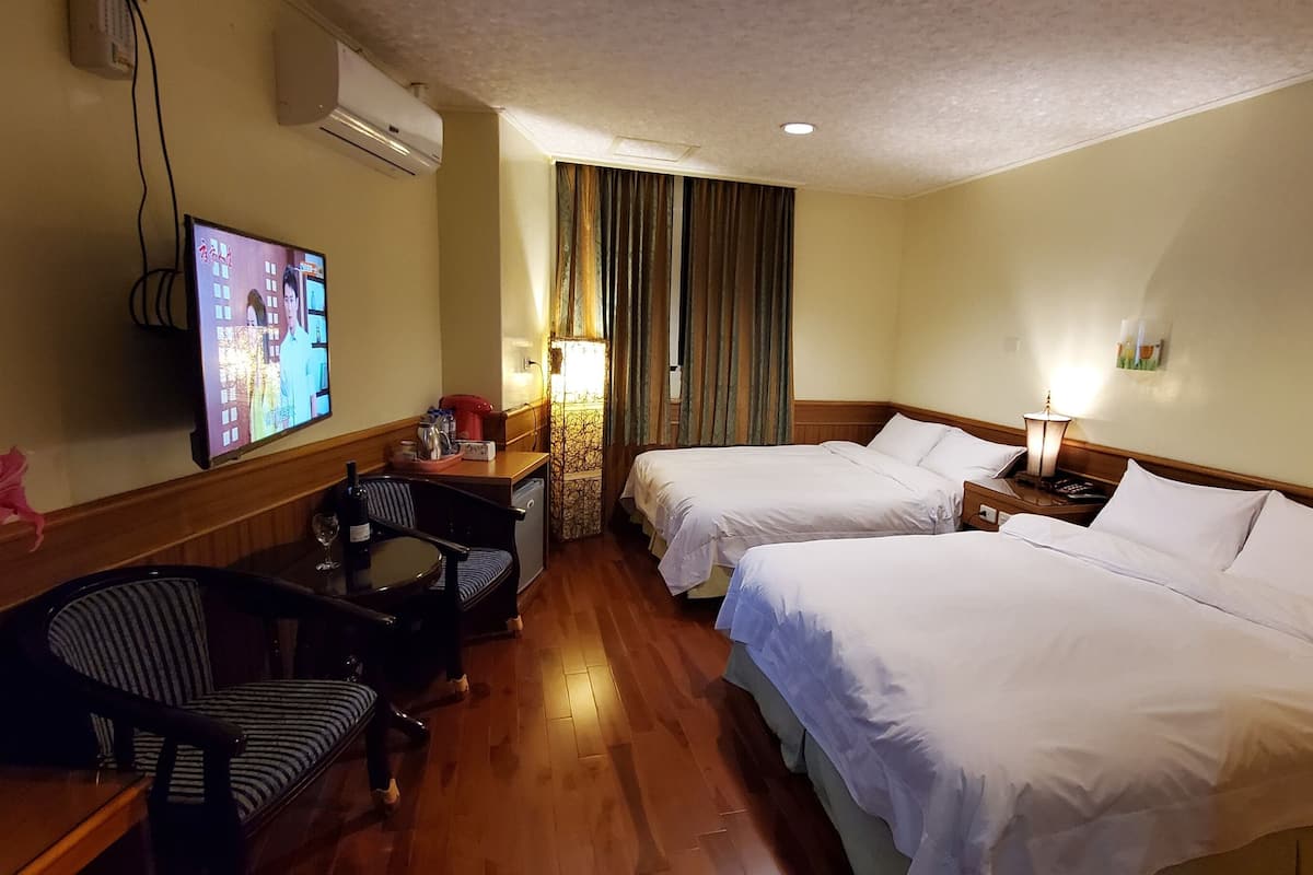 Quadruple Room (甲) | Down duvets, blackout curtains, free WiFi, bed sheets