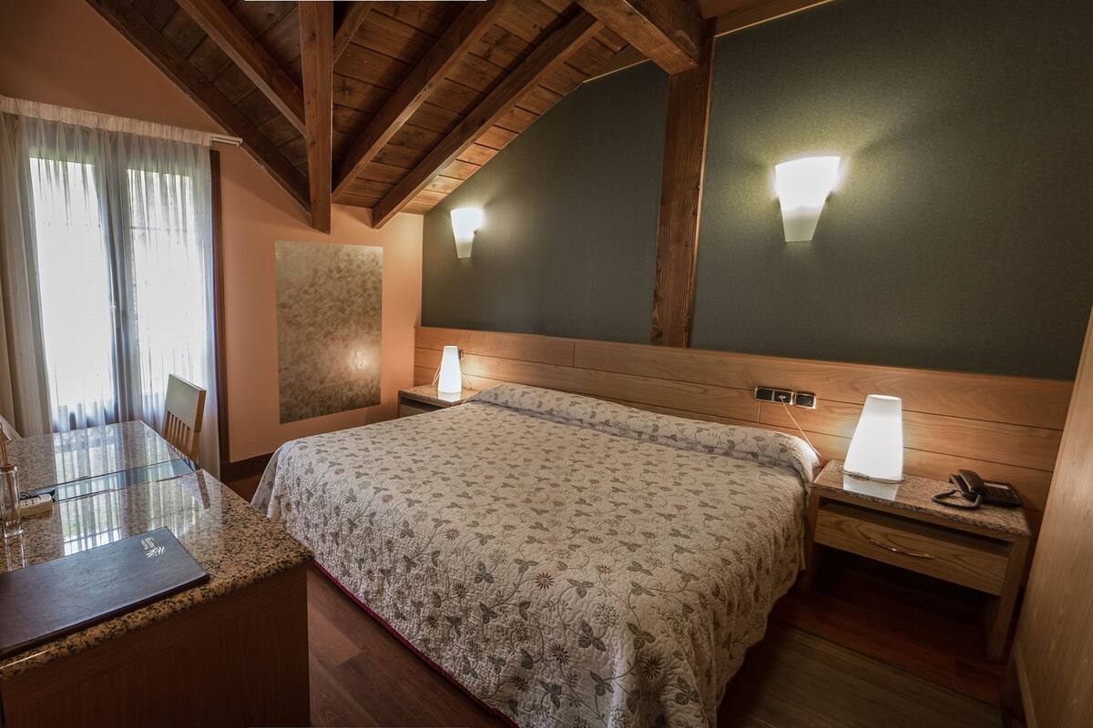 Caja de seguridad en la habitación y cunas gratuitas