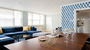 House (6 Bedrooms) | In-room dining