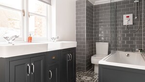 Apartment (2 Bedrooms) | Bathroom - The Oxford Loft - Central & Modern 2bdr Hidden Gem (Oxford)