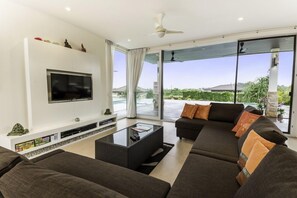 5-Bedroom Villa with Private Pool | Living area - Resort Pool Villa With 5 Bedrooms TS1 (Hua Hin)