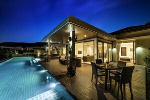 5-Bedroom Villa with Private Pool | Terrasse/gårdhave