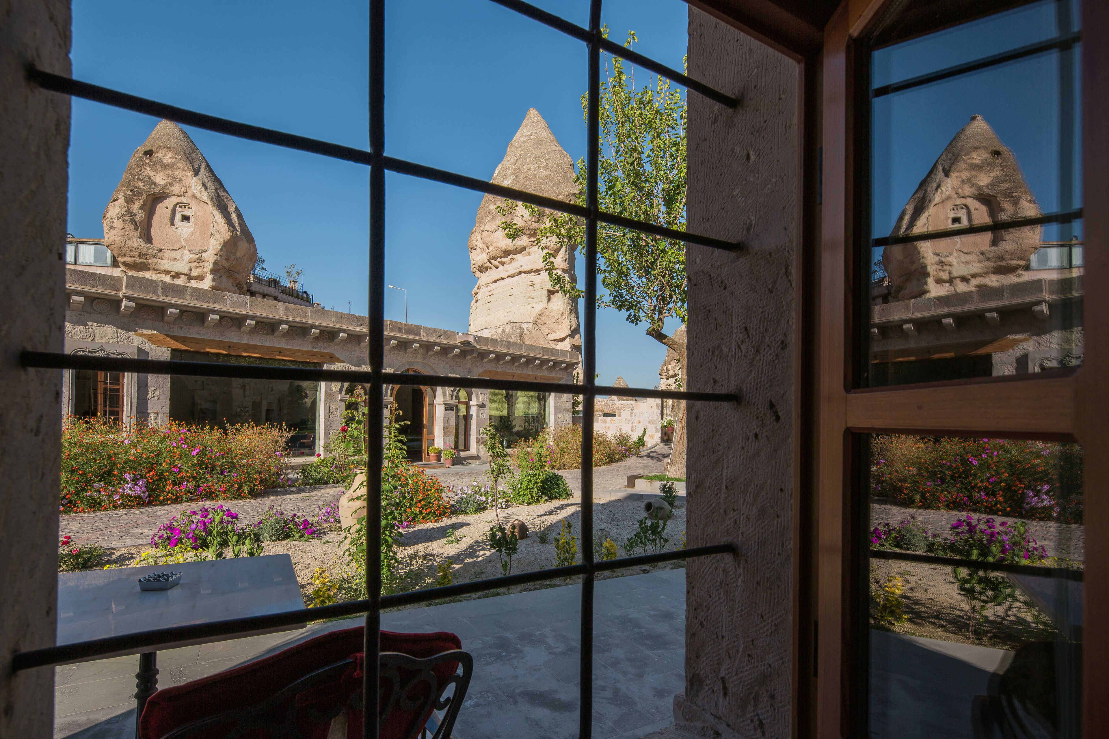 luxury suite, courtyard view | view from room