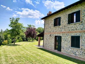 Front of property - Agriturismo Borgo Biaia (Camporgiano)