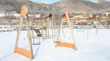 Área de juegos infantiles al aire libre